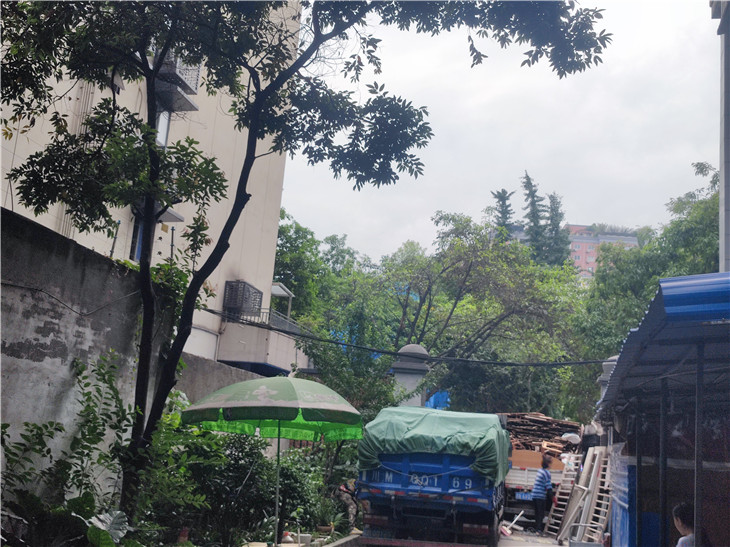 戰(zhàn)狼拆除青羊區(qū)長順上街285號院二手房拆除清運案例